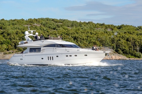 Yacht charter in Scandinavia Princess 75 DRUMMER