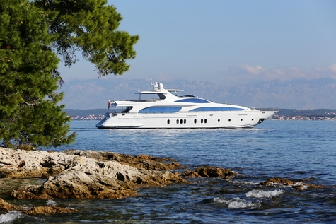 Yachts for sale in Corsica Azimut 116 Grande Artemy
