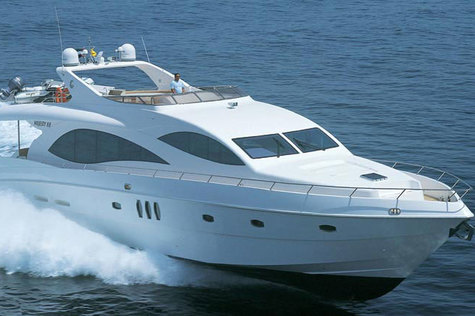Yacht charter in Dubai Majesty 88ft