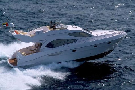 Yacht charter UAE Majesty 44ft