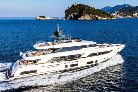 Yachts for sale in Corsica Custom Line Navetta 37