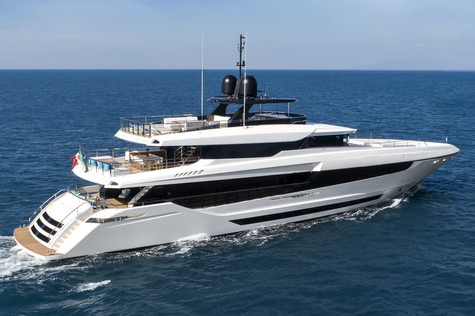 Yachts for sale in France Mangusta Oceano 43m