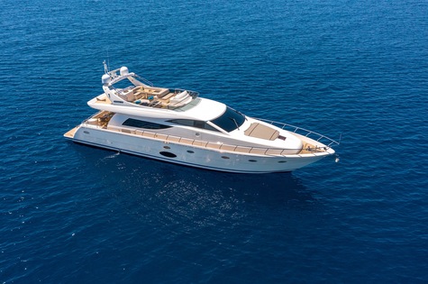 Yacht charter in Santorini Uniesse Marine LEGEND
