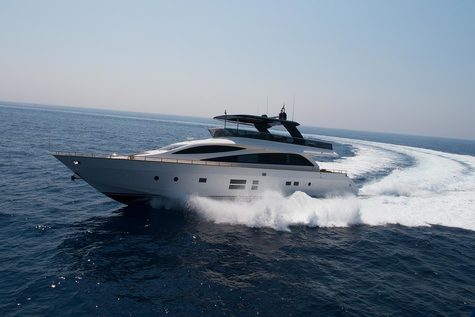 Yacht charter in Dubai Amer VISIONARIA