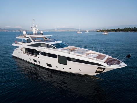 Yacht charter in the Cote d'Azur  Azimut HEED