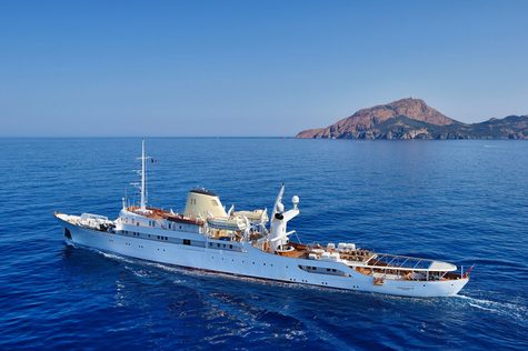 Yacht charter in the Cote d'Azur  Canadian Vickers 99m CHRISTINA O 
