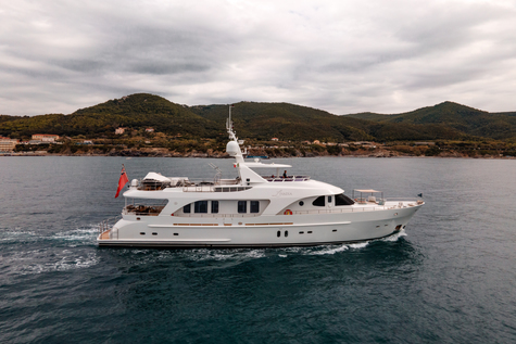 Expedition yacht for sale Moonen 97