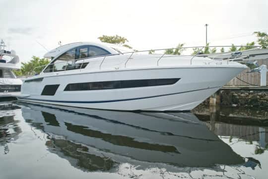 53' 2018 FAIRLINE TARGA 53 OPEN