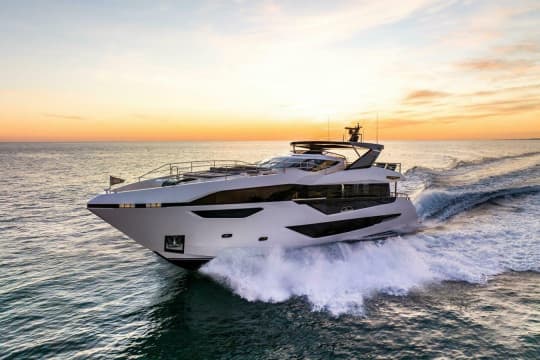 100 YACHT