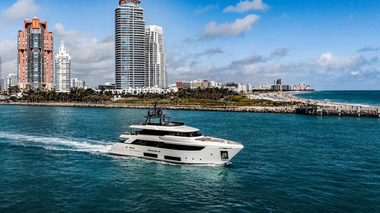 CUSTOM LINE NAVETTA 33