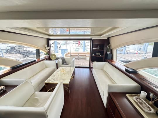 75FT AZIMUT 2010, MINIMAL RISK