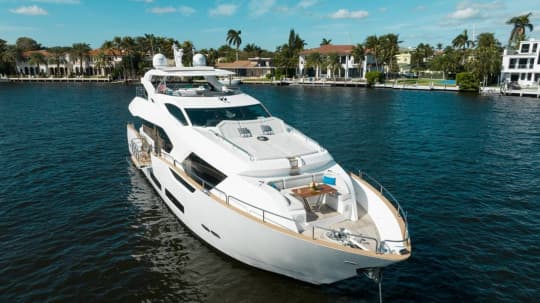 95 FT 2018 SUNSEEKER 95 YACHT, MIRRACLE