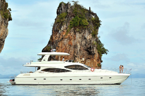 Rent a yacht in Thailand Lamberti 80