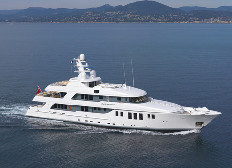 Yacht charter in Naples Abeking & Rasmussen MY LITTLE VIOLET