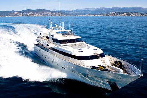 Yacht charter in the Cote d'Azur  Siar Moschini SUNLINER X