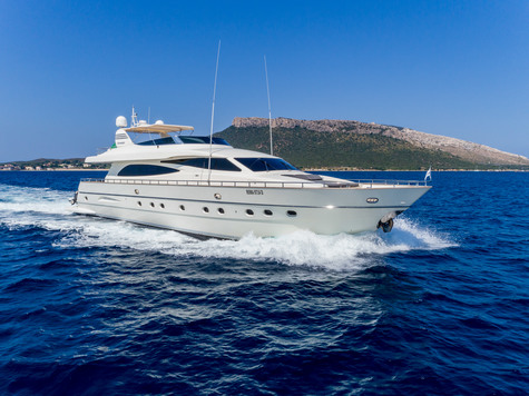 Yacht charter in Corsica MINOU