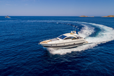Yacht charter in Corsica Aicon MINE