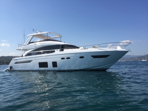 Yacht charter in Naples Princess BOB FAMILY