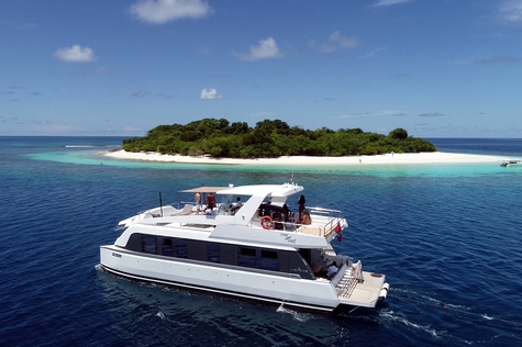 Charter yachts in Maldives Verblue OVER REEF