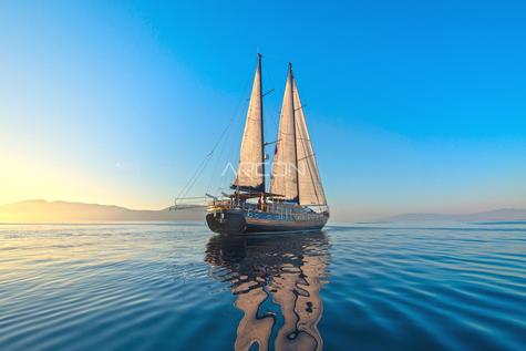Yacht charter in the Mediterranean Sailing Ketch CAPRICORN 1