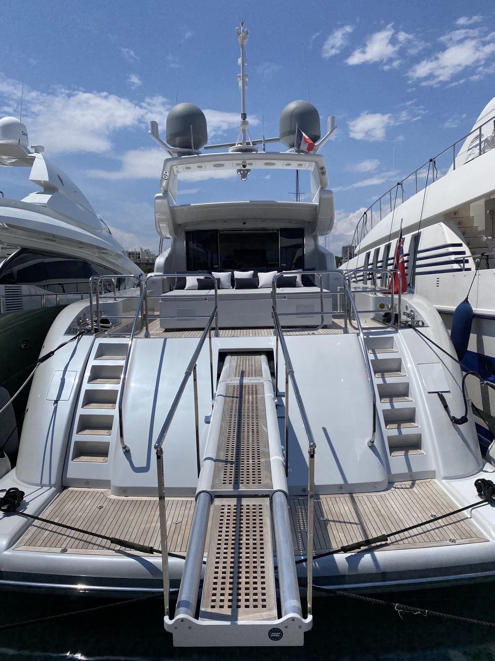 leopard yachts 31m