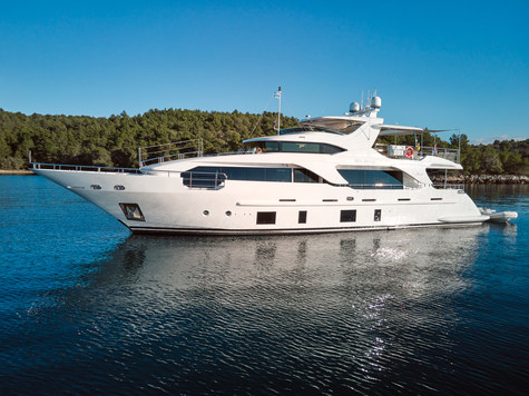 Yacht charter in Naples Ocean Drive 28m